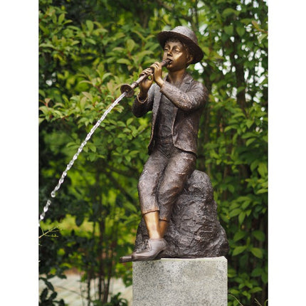 Bronzen beeld Jongen met fluit 78x33x48cm