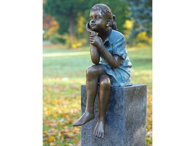 Bronzen beeld Zittend meisje 64x22x30cm