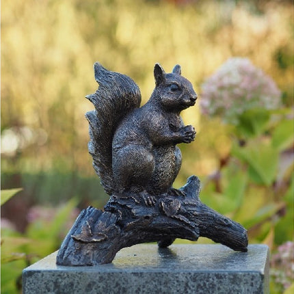 Bronzen beeld Eekhoorn op tak 22x13x24cm