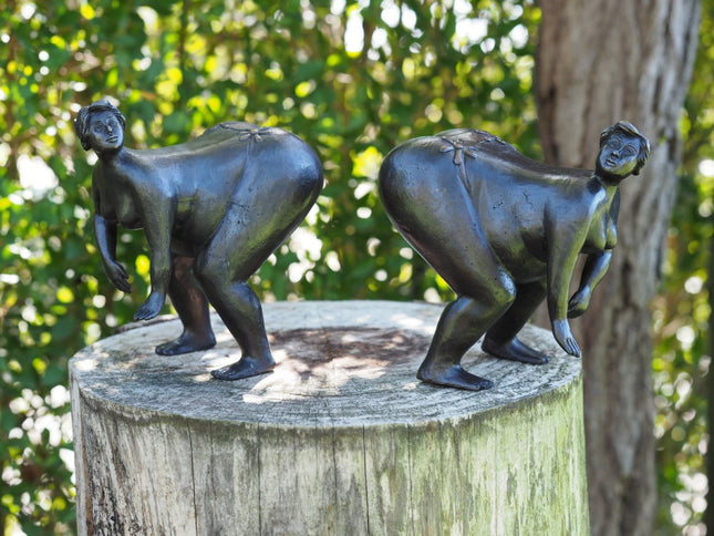 Bronzen beeld Dikke dame rechts 19x11x16cm