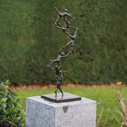 Bronzen beeld Spiraling to the top 46x15x15cm