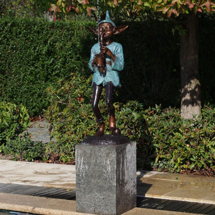 Bronzen beeld Pixie with saxophone 117x37x40cm 23kg