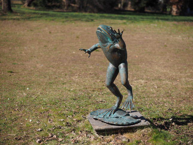 Bronzen beeld Springende kikker 102x50x64cm