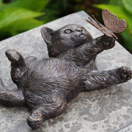 Bronzen beeld Kat met vlinder 11x16x22cm