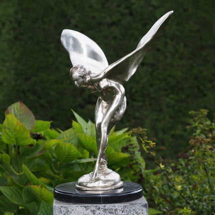 Bronzen beeld Vliegende vrouw verzilverd 49x39x30cm - Doika - Bronzen beeld - Doika - 5410807041826 - AN4182BR-SI