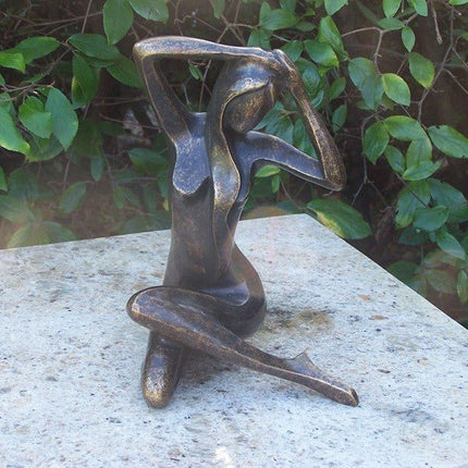 Bronzen beeld Zittende vrouw 24x17x18cm - Doika - Bronzen beeld - Doika - 5410807011898 - AN1189BR-BI