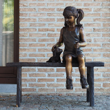 Thermobrass Meisje op bank 95x45x95cm (HxBxL) - Doika BV - Bronzen beeld - Thermobrass - 5410807013816 - B1381